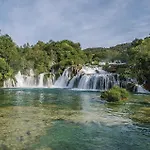 בית נופש Cozy In Mirlovic Zagora