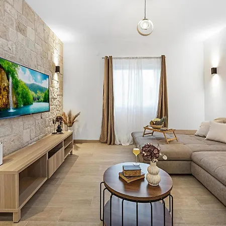 Cozy In Holiday home Mirlovic Zagora