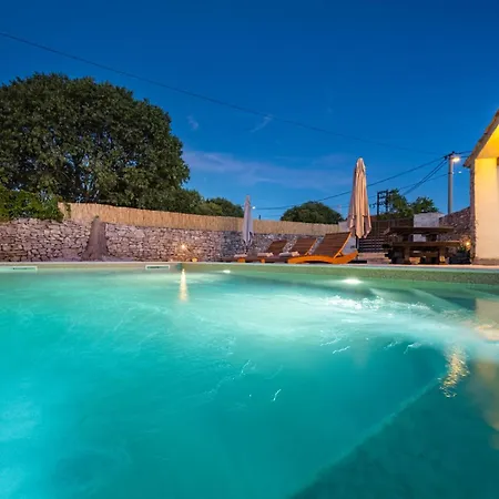 Cozy In Mirlovic Zagora