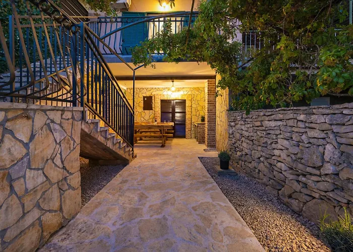 Cozy In Mirlovic Zagora