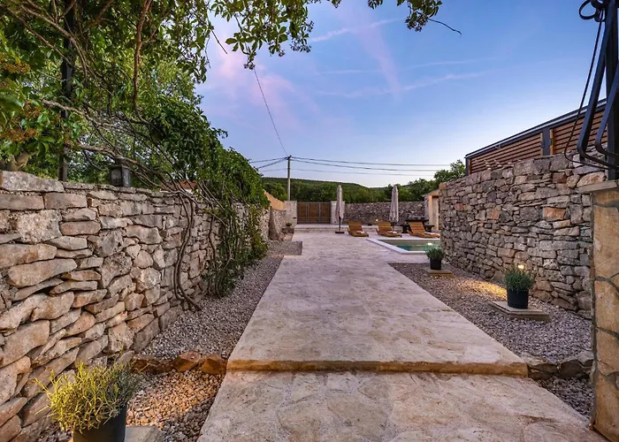 Cozy In Mirlovic Zagora